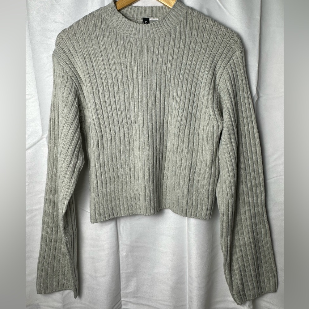 NWOT - H&M Mint Green Sweater SizeS